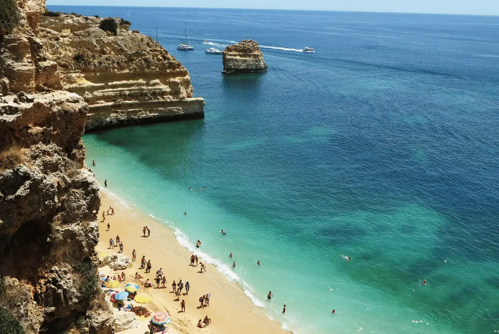 Badebereich-Marina-di-Praia