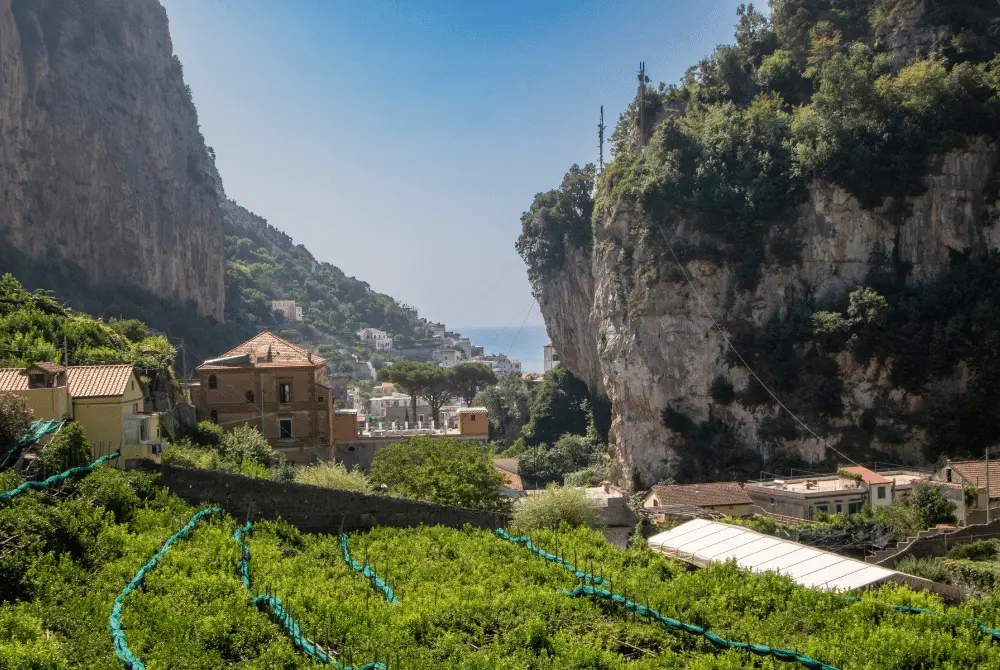 Tal-der-Muehlen-in-Amalfi-zu-Fuss